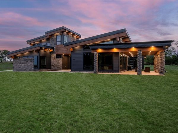 1452 NW Peterson Road , Bentonville, AR 72713