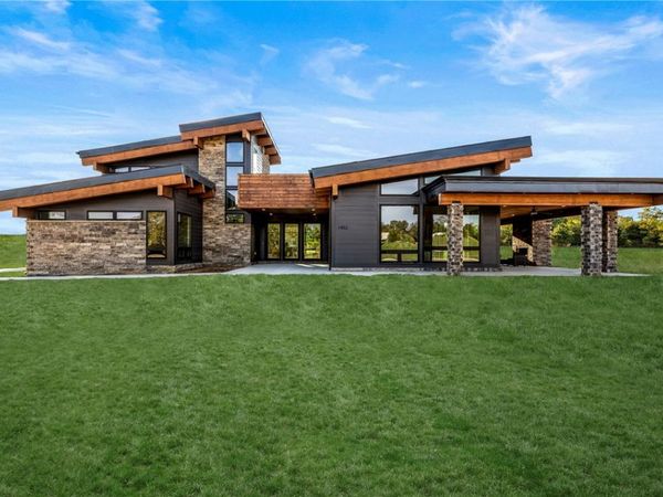 1452 NW Peterson Road , Bentonville, AR 72713