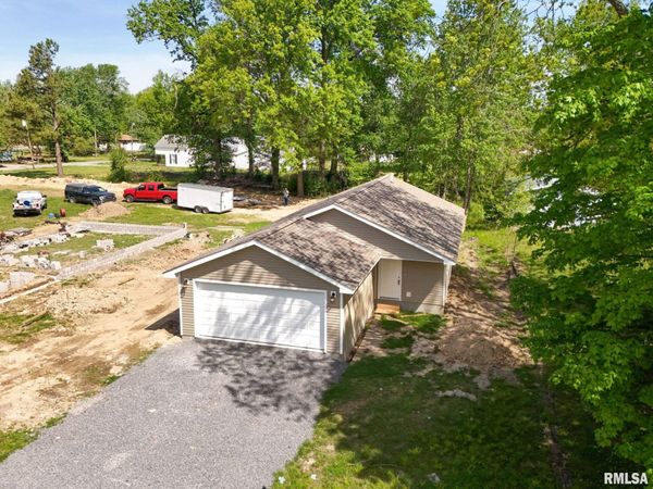 817 W Stotlar Street, Herrin, IL 62948