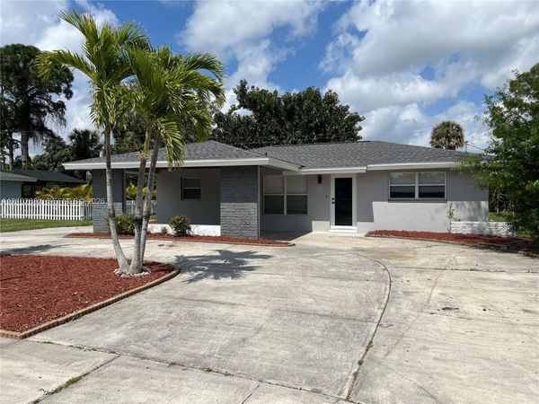 4562 Tennyson DR , North Fort Myers, FL 33093