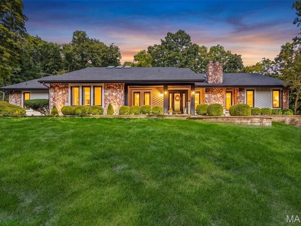 2 Deer Field Ridge Road, Chesterfield, MO 63005
