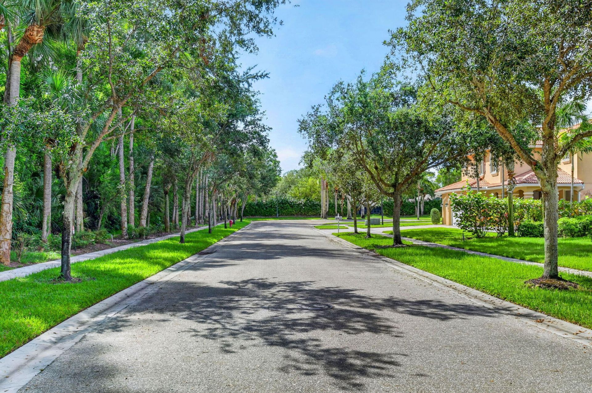9070 Winterhaven Circle, West Palm Beach, FL 33411 Photo