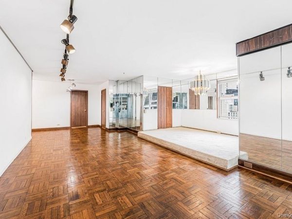 77 W 55th Street , Unit 17B, New York (Manhattan), NY 10019