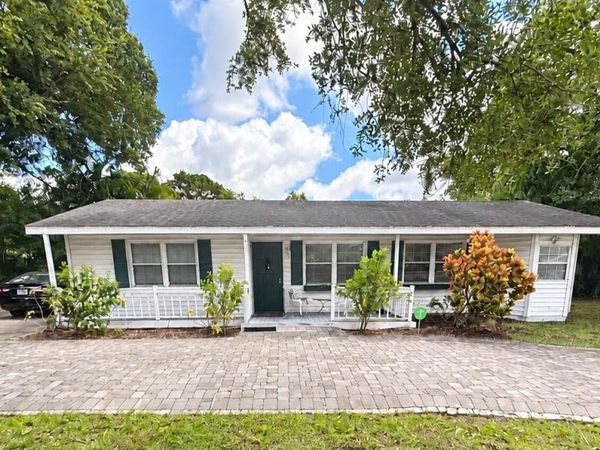 1323 S SHADE AVENUE , SARASOTA, FL 34239