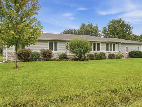 1014 N Meadow Dr, Silver Lake, WI 53170