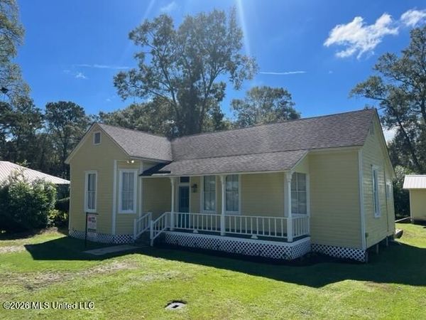 214 E 7th Street, Picayune, MS 39466