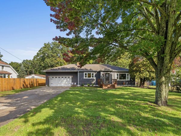15691 Pruin Street, Spring Lake, MI 49456