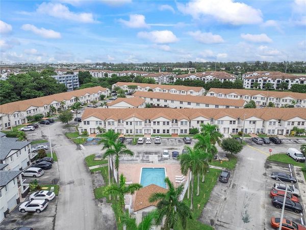 9187 Fontainebleau Blvd , Unit 407, Miami, FL 33172