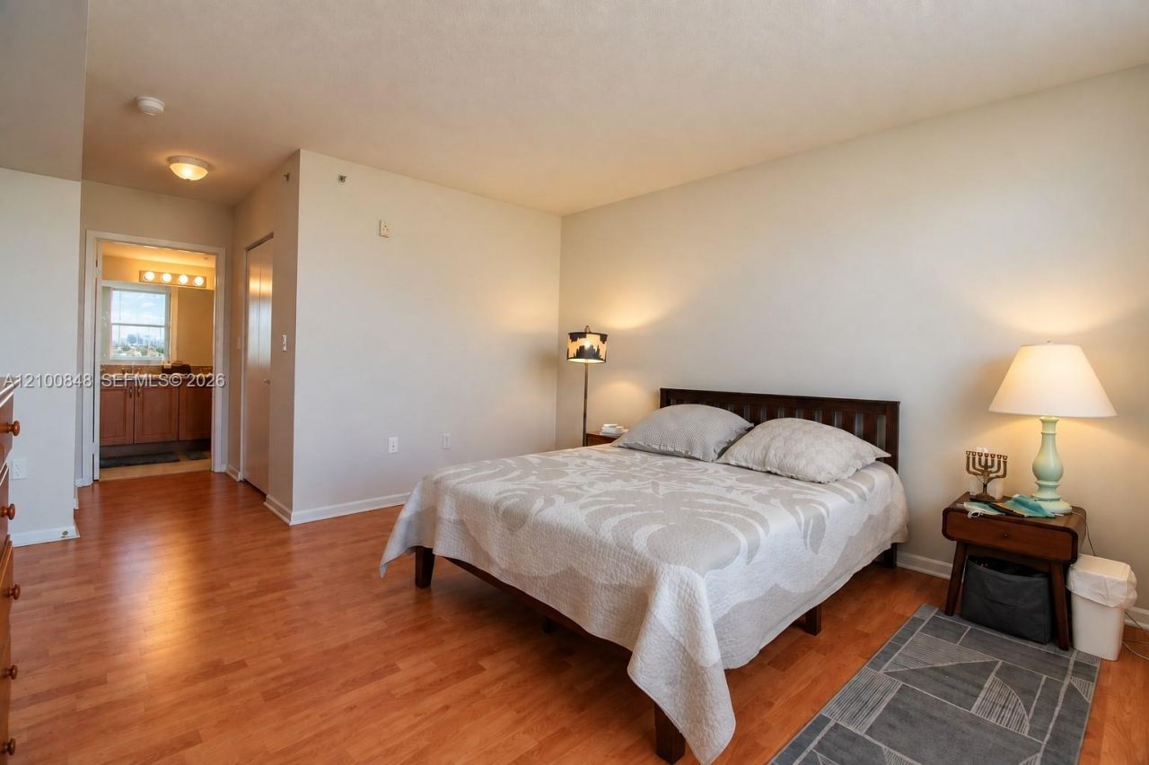 1555 N Treasure Dr , Unit 506, North Bay Village, FL 33141 Photo