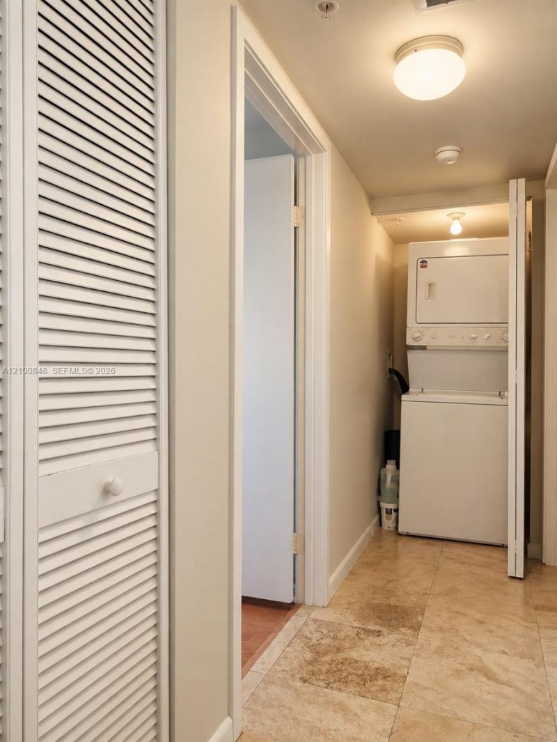 1555 N Treasure Dr , Unit 506, North Bay Village, FL 33141 Photo