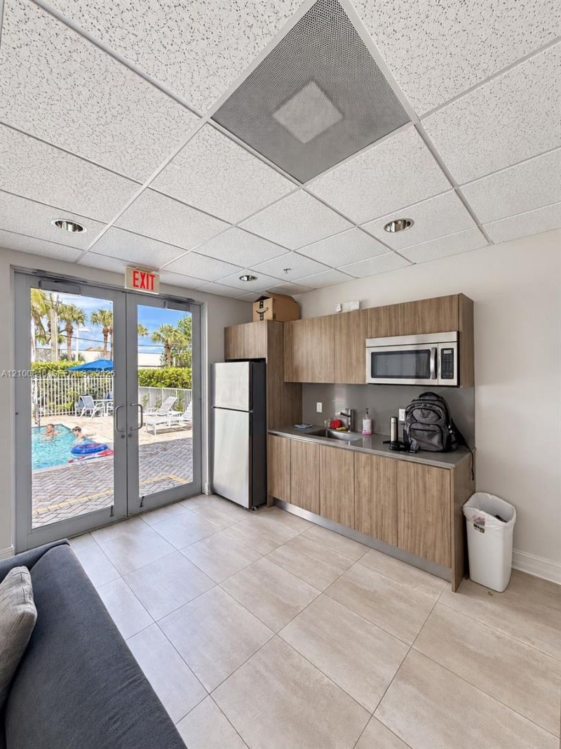 1555 N Treasure Dr , Unit 506, North Bay Village, FL 33141 Photo