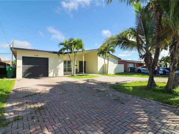 6765 Ixora Dr , Miramar, FL 33023