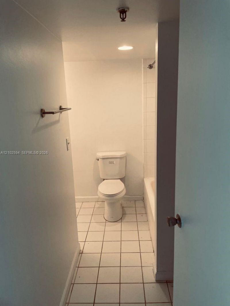 555 NE 15th St , Unit 412, Miami, FL 33132 Photo