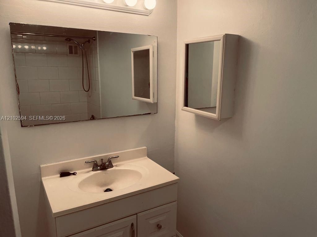 555 NE 15th St , Unit 412, Miami, FL 33132 Photo