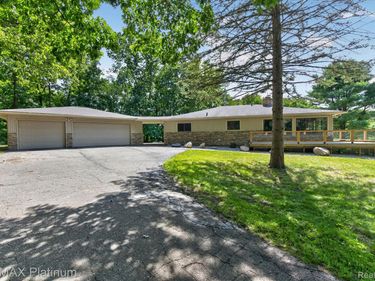 2456 Chilson Road , Genoa Township, Mi 48843