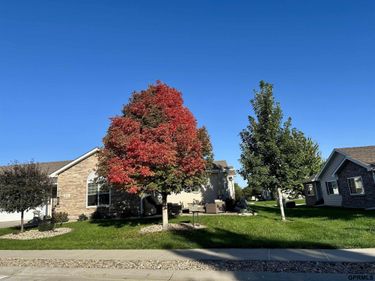 8611 N 161st Court, Omaha, NE 68007