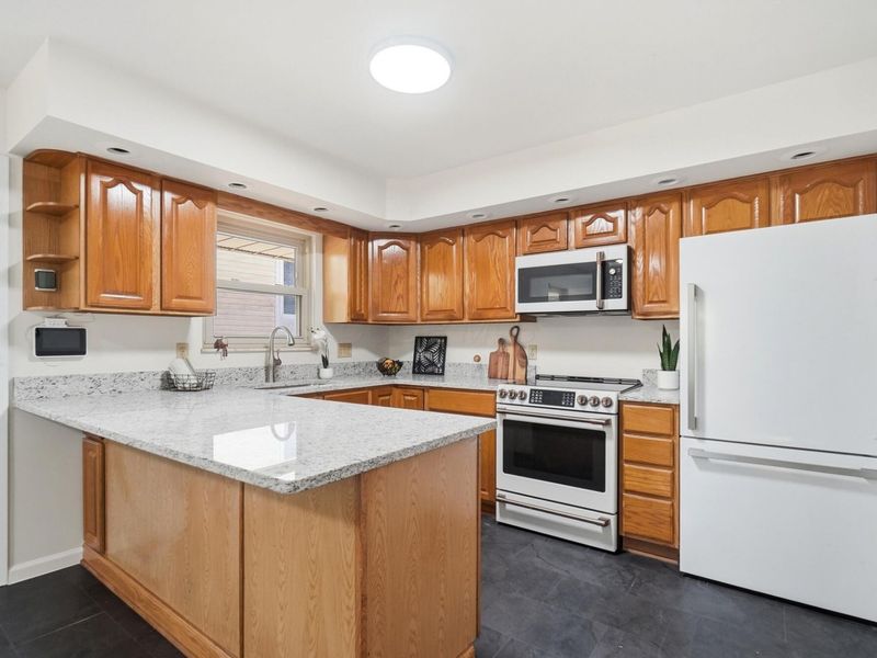 1349 Bellflower Avenue, Columbus, OH 43204 Photo 8