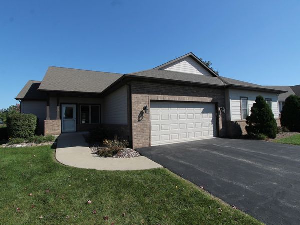 253 Settlement Dr, Rochester, WI 53105