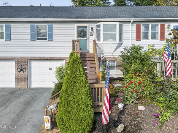 331 Edmond Drive, Unit 6, Abingdon, VA 24210
