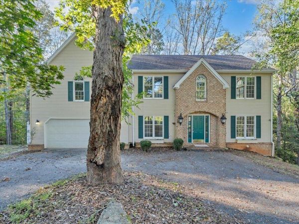 5539 Highfields RD , Roanoke, VA 24018