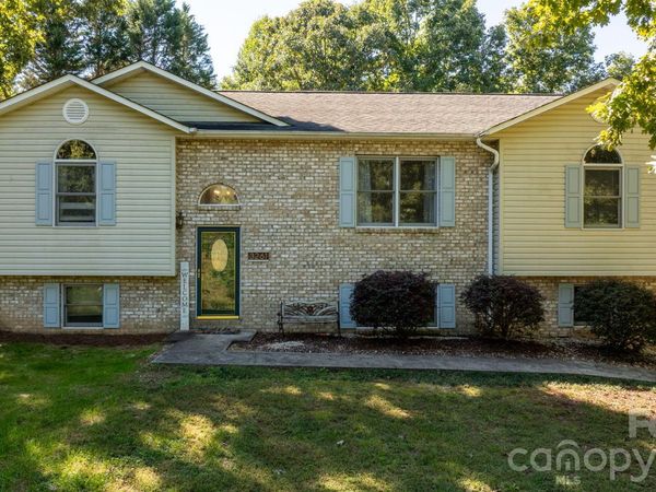 3261 Washington Way , Hudson, NC 28638