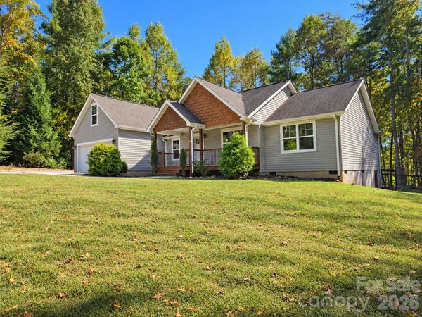 15 Tiki Way, Candler, NC 28715