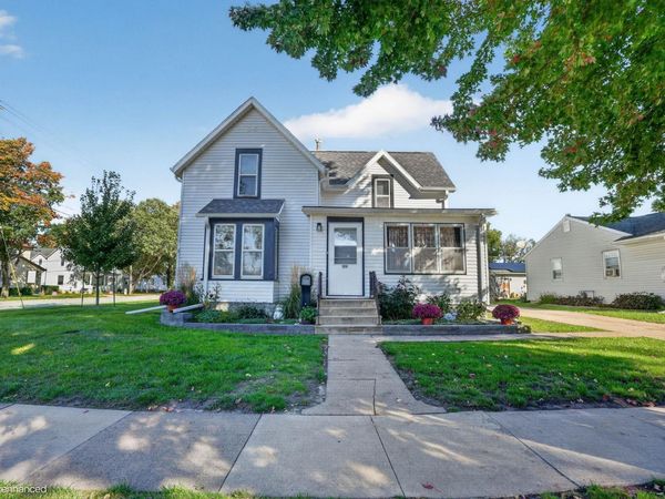 120 NW 5th Avenue, Waverly, IA 50677