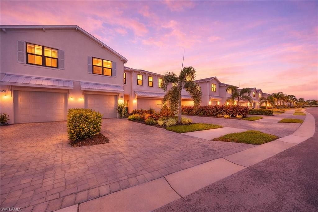 13058 Pembroke Dr, Naples, FL 34105 Photo