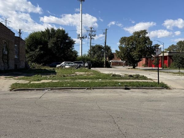6700 S Eberhart Avenue , Chicago, IL 60637