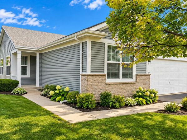 21100 Eugene Siegel Court , Crest Hill, IL 60403