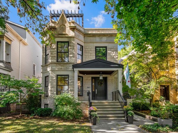 3822 N Hoyne Avenue, Chicago, IL 60618