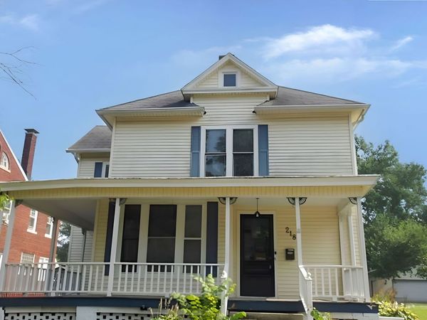 218 E Washington Street, Paris, IL 61944