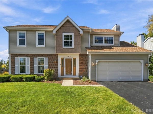923 Ridge Trail , Carol Stream, IL 60188