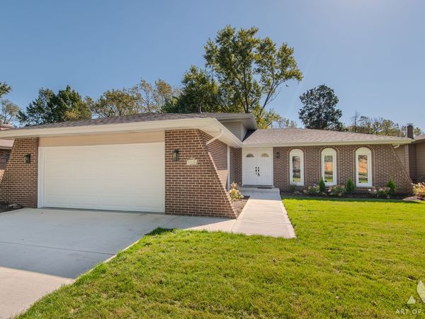11226 S Deerpath Lane , Palos Hills, IL 60465
