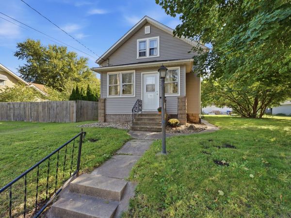 2526 4th Street, Moline, IL 61265