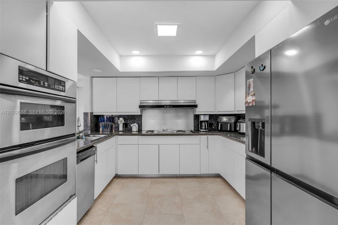 17338 NW 61st Pl , Hialeah, FL 33015 Photo