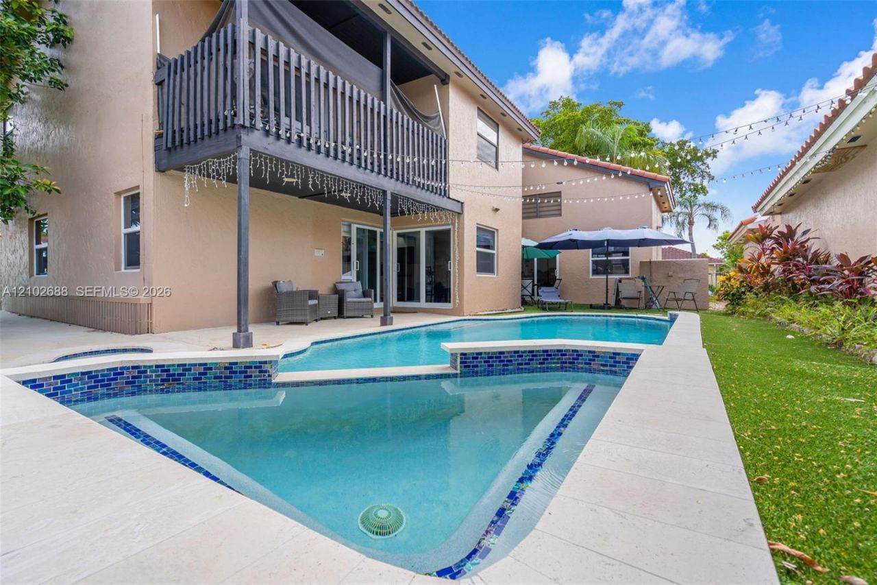 17338 NW 61st Pl , Hialeah, FL 33015 Photo