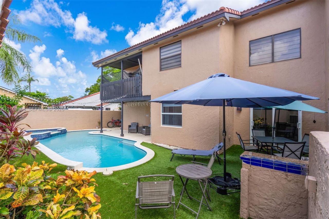 17338 NW 61st Pl , Hialeah, FL 33015 Photo
