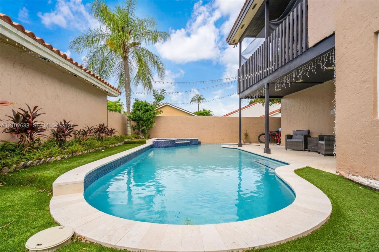 17338 NW 61st Pl , Hialeah, FL 33015 Photo
