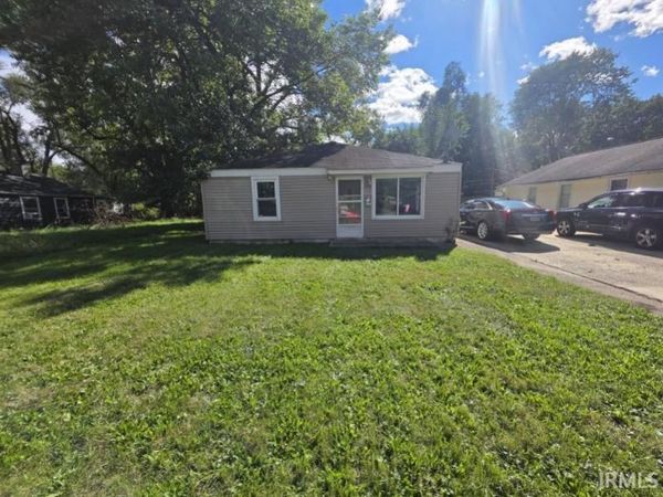 822 Roosevelt Street, South Bend, IN 46616
