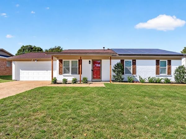 237 E Malone Avenue, Crowley, TX 76036