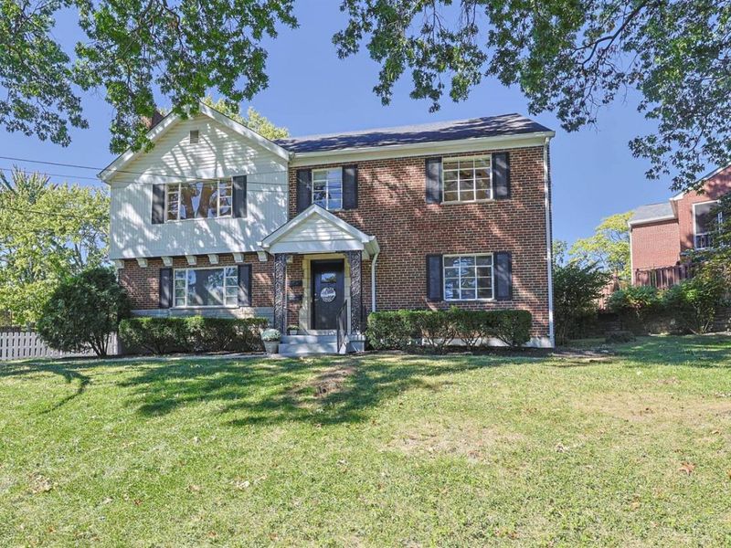 7561 Kirtley Drive, Sycamore Township, OH 45236 Photo 2