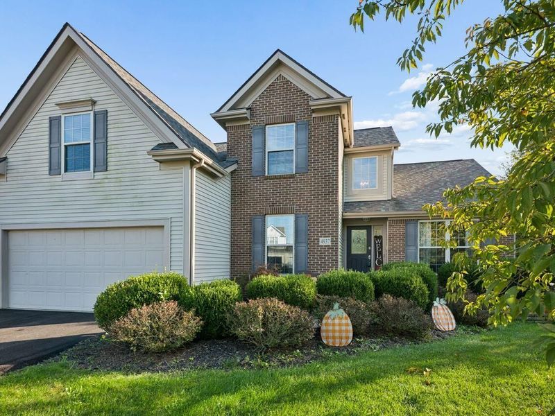 4937 Demorest Drive, Grove City, OH 43123 Photo 2
