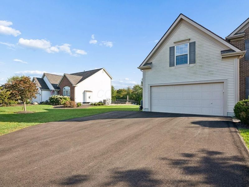 4937 Demorest Drive, Grove City, OH 43123 Photo 3