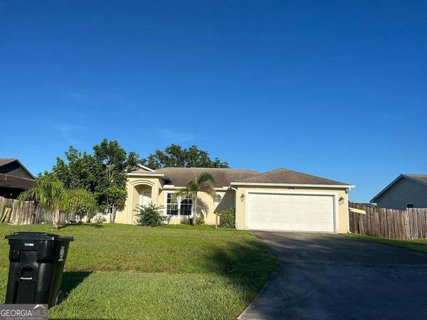 1998 SE Esterbrook Street, Port Saint Lucie, FL 34983