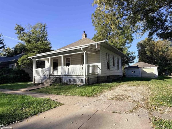 608 S 5th Street, Fairfield, IA 52556