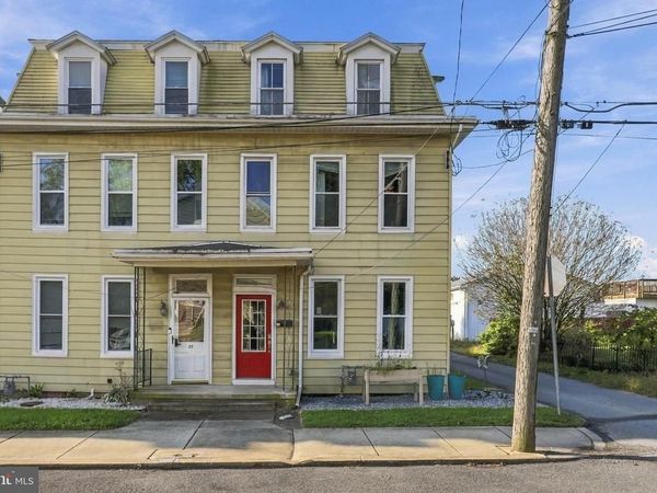 54 W DONEGAL STREET , MOUNT JOY, PA 17552