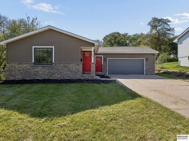 9125 Pauline Street, Omaha, NE 68124