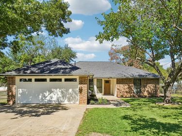5885 Mitchell Saxon Road, Fort Worth, TX 76140