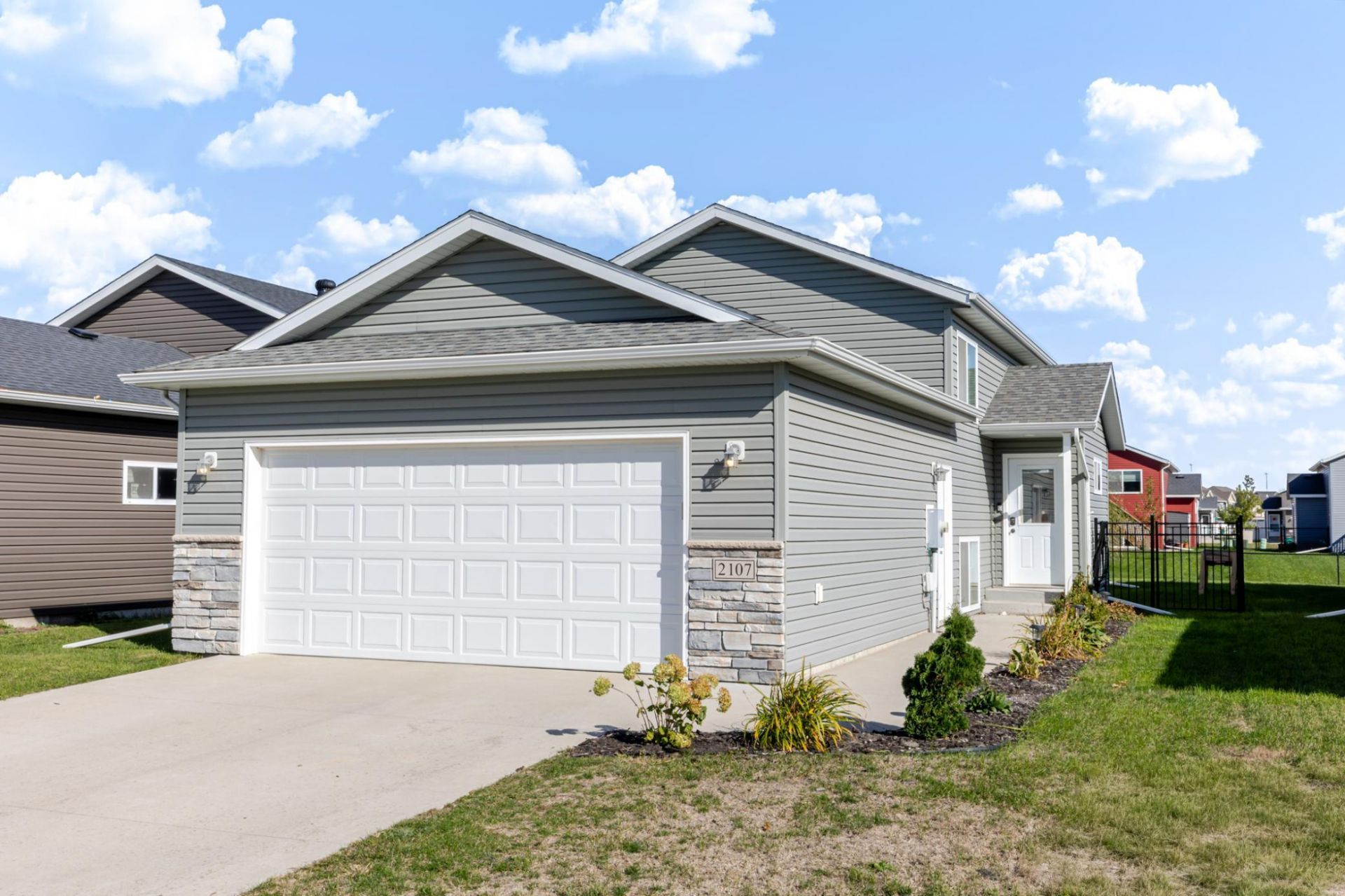 2107 Admiral Drive W, West Fargo, ND 58078 Main Photo